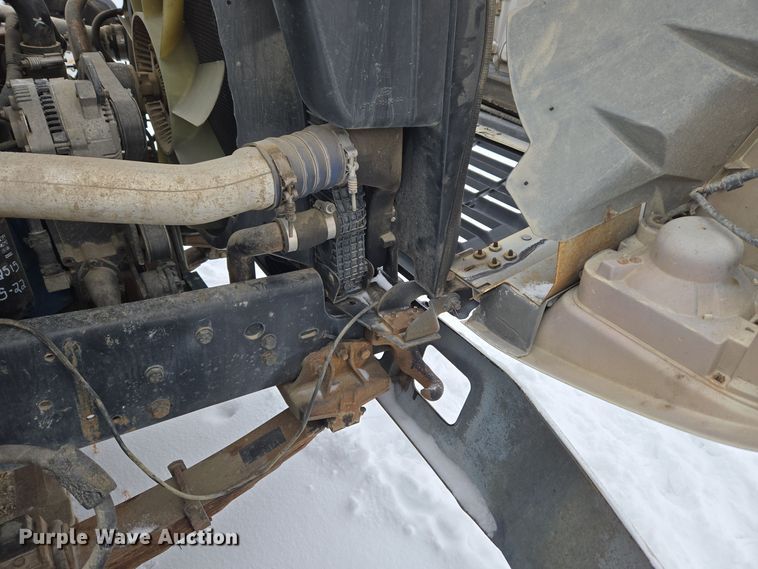 image for item ER5062 1998 Ford F-800 flatbed truck