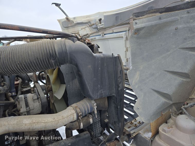 image for item ER5062 1998 Ford F-800 flatbed truck