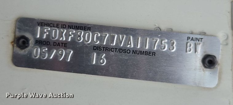 image for item ER5062 1998 Ford F-800 flatbed truck