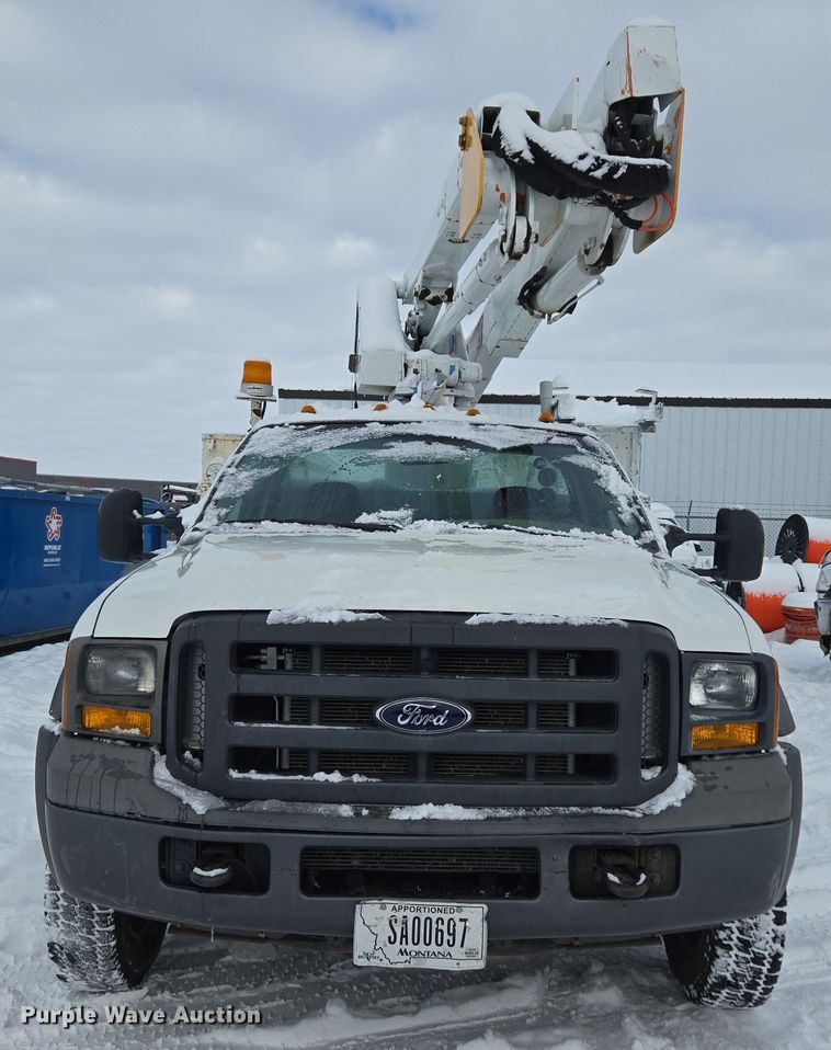 image for item ER5063 2005 Ford F550 Super Duty bucket truck