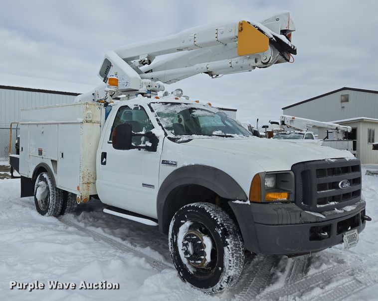 image for item ER5063 2005 Ford F550 Super Duty bucket truck