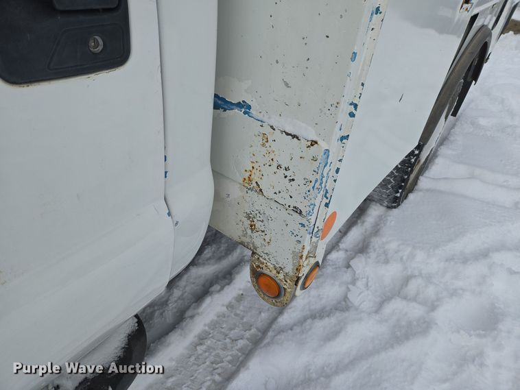 image for item ER5063 2005 Ford F550 Super Duty bucket truck