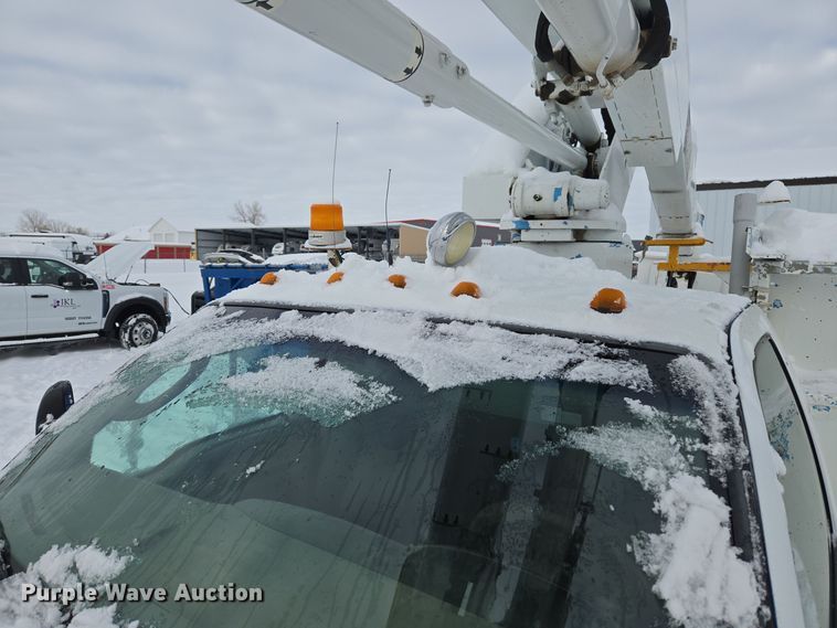 image for item ER5063 2005 Ford F550 Super Duty bucket truck