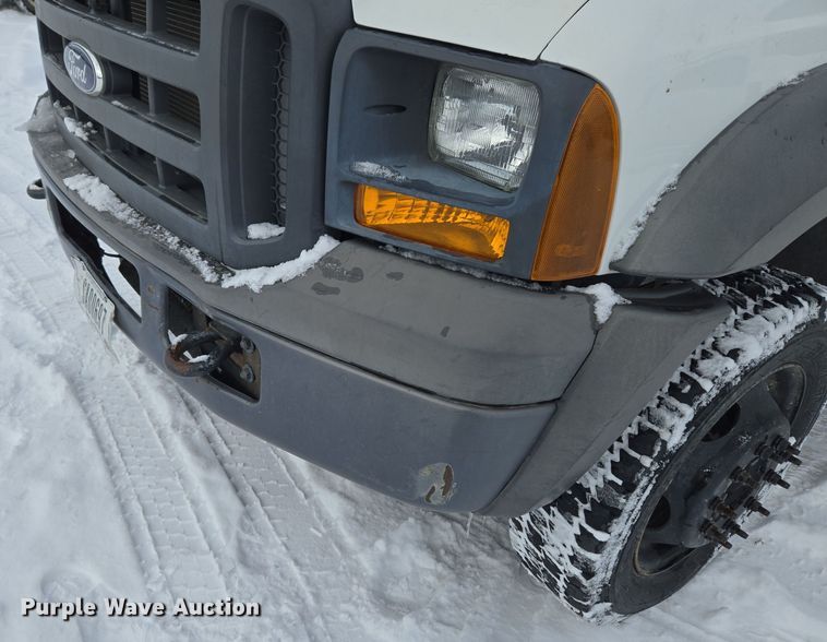 image for item ER5063 2005 Ford F550 Super Duty bucket truck