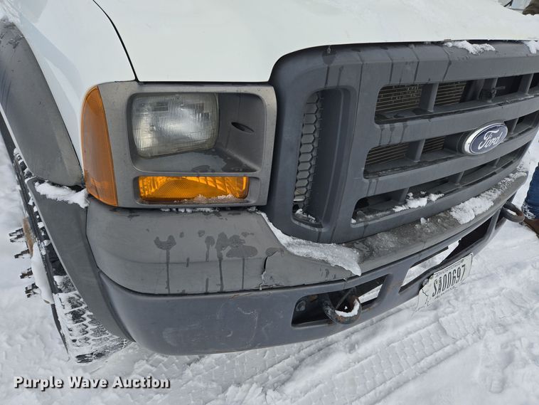 image for item ER5063 2005 Ford F550 Super Duty bucket truck