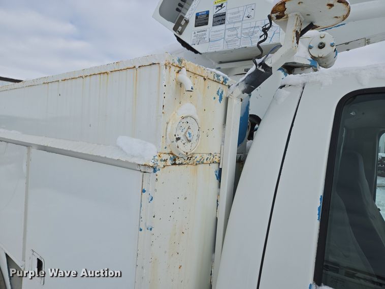 image for item ER5063 2005 Ford F550 Super Duty bucket truck