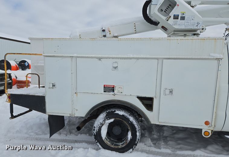 image for item ER5063 2005 Ford F550 Super Duty bucket truck