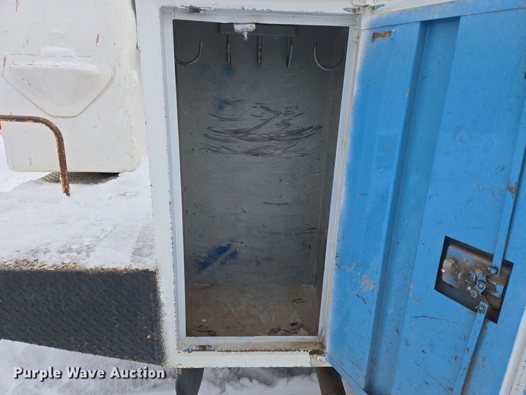 image for item ER5063 2005 Ford F550 Super Duty bucket truck