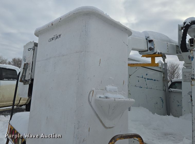 image for item ER5063 2005 Ford F550 Super Duty bucket truck