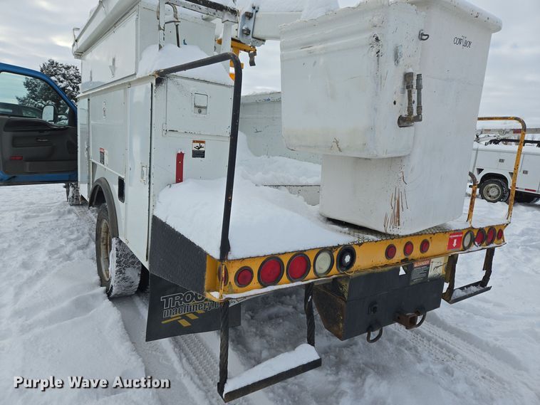 image for item ER5063 2005 Ford F550 Super Duty bucket truck