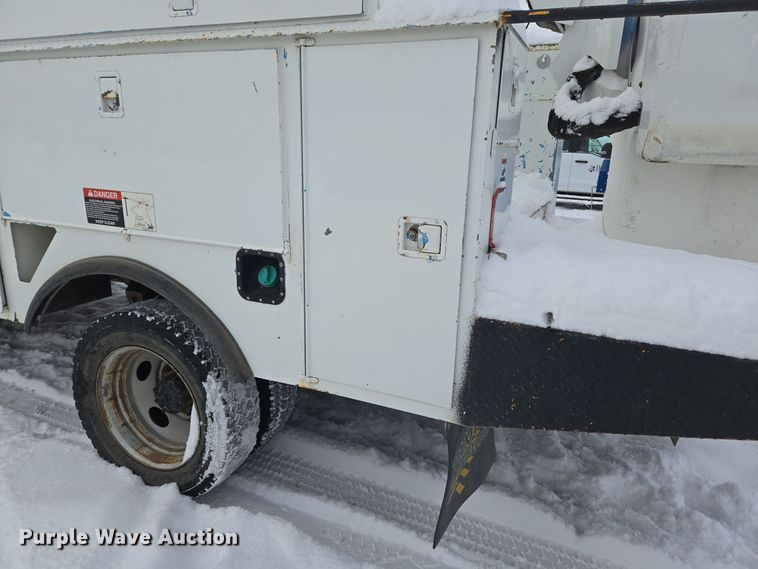 image for item ER5063 2005 Ford F550 Super Duty bucket truck