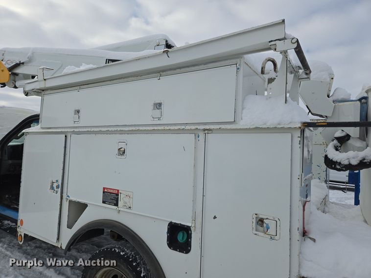 image for item ER5063 2005 Ford F550 Super Duty bucket truck