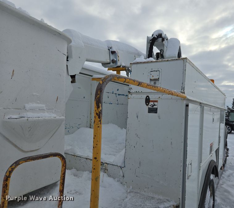 image for item ER5063 2005 Ford F550 Super Duty bucket truck