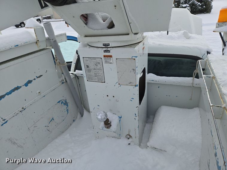 image for item ER5063 2005 Ford F550 Super Duty bucket truck