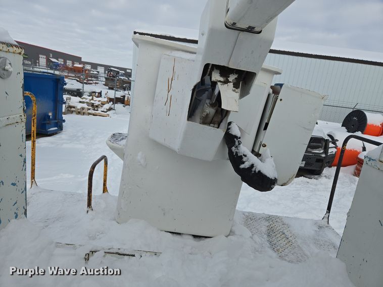 image for item ER5063 2005 Ford F550 Super Duty bucket truck