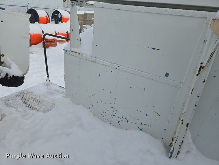 image for item ER5063 2005 Ford F550 Super Duty bucket truck