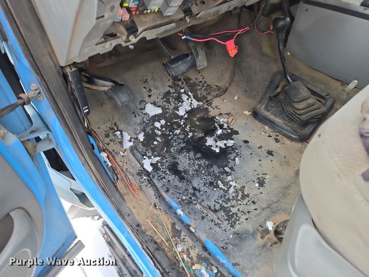 image for item ER5063 2005 Ford F550 Super Duty bucket truck