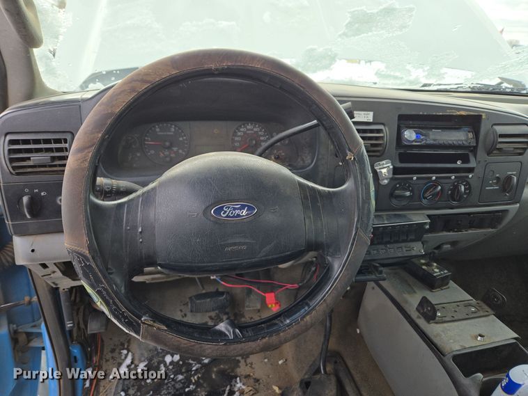 image for item ER5063 2005 Ford F550 Super Duty bucket truck