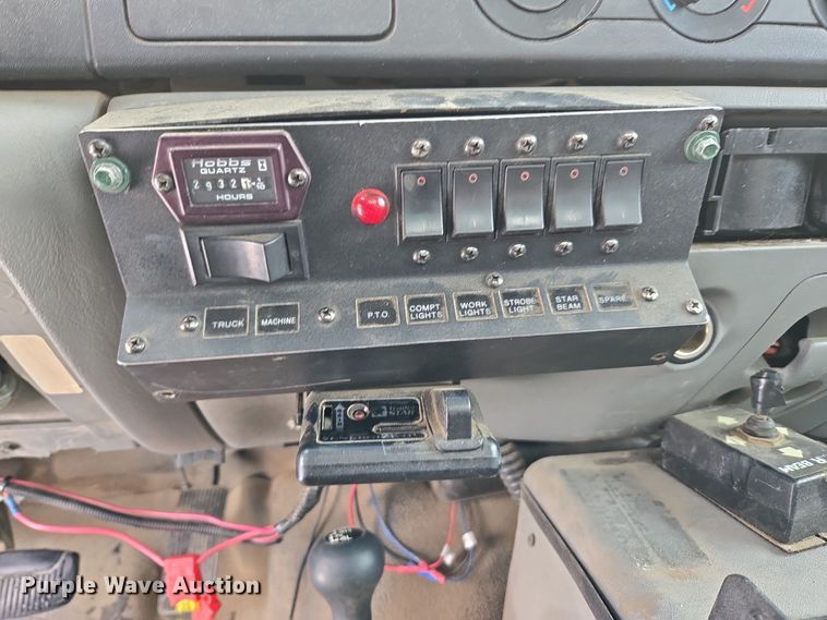 image for item ER5063 2005 Ford F550 Super Duty bucket truck