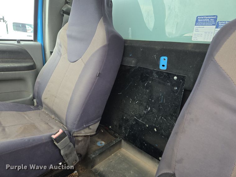 image for item ER5063 2005 Ford F550 Super Duty bucket truck