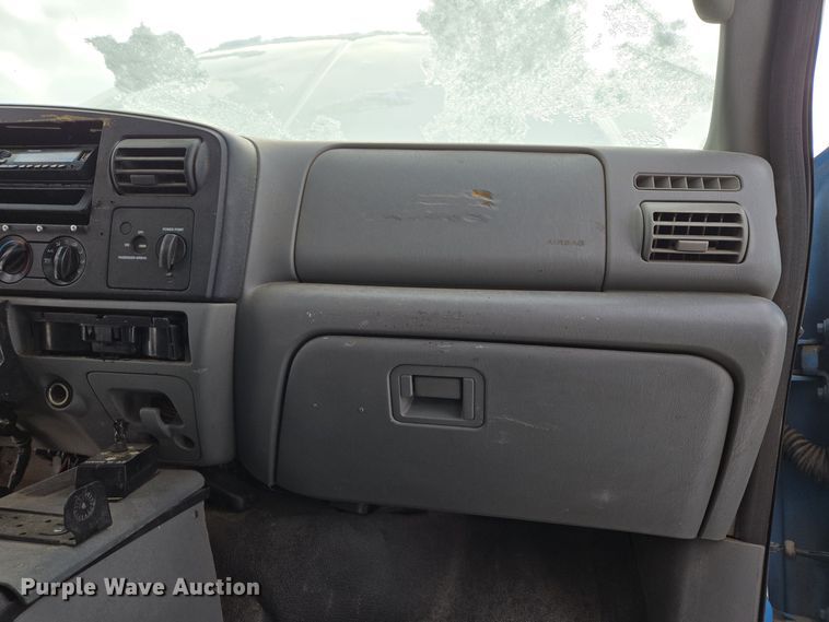 image for item ER5063 2005 Ford F550 Super Duty bucket truck