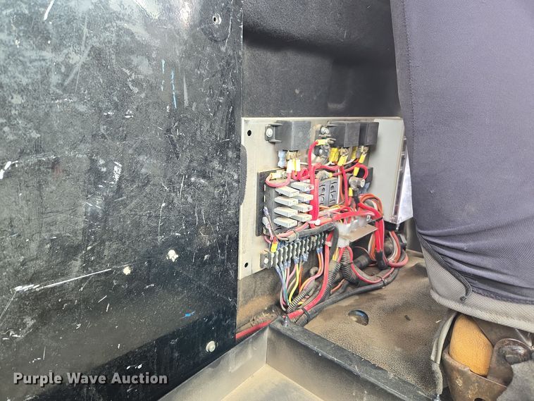 image for item ER5063 2005 Ford F550 Super Duty bucket truck