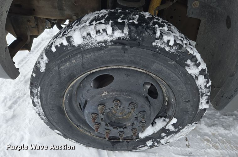 image for item ER5063 2005 Ford F550 Super Duty bucket truck