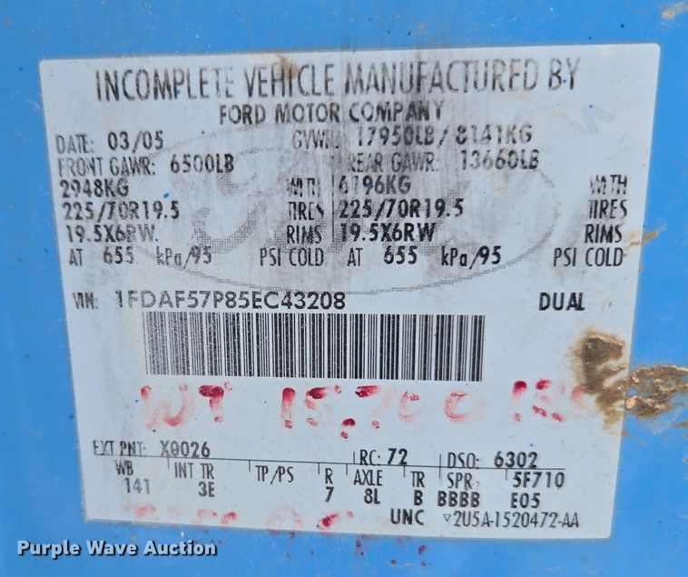 image for item ER5063 2005 Ford F550 Super Duty bucket truck