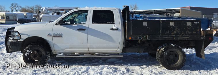 image for item ER5065 2017 Dodge Ram 3500 Crew Cab flatbed pickup truck
