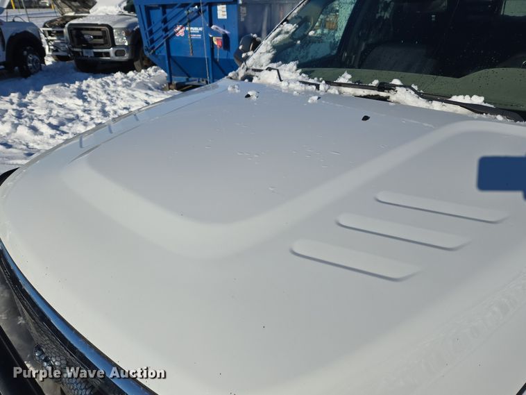 image for item ER5065 2017 Dodge Ram 3500 Crew Cab flatbed pickup truck