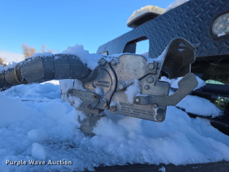 image for item ER5065 2017 Dodge Ram 3500 Crew Cab flatbed pickup truck