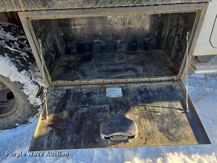 image for item ER5065 2017 Dodge Ram 3500 Crew Cab flatbed pickup truck