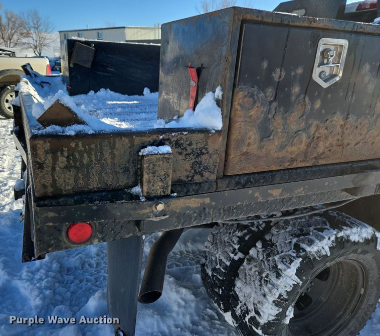 image for item ER5065 2017 Dodge Ram 3500 Crew Cab flatbed pickup truck