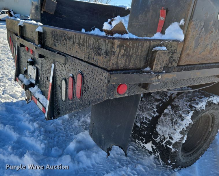 image for item ER5065 2017 Dodge Ram 3500 Crew Cab flatbed pickup truck