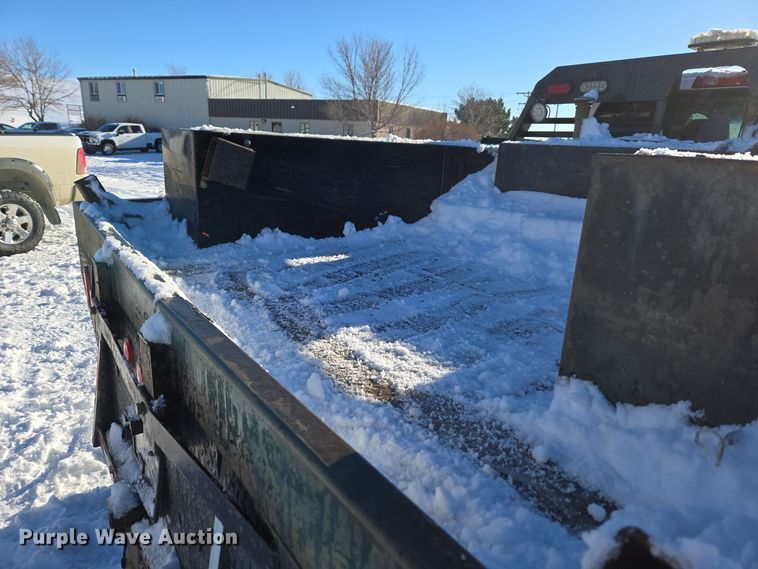 image for item ER5065 2017 Dodge Ram 3500 Crew Cab flatbed pickup truck