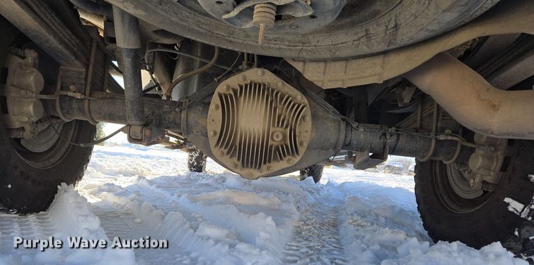 image for item ER5065 2017 Dodge Ram 3500 Crew Cab flatbed pickup truck