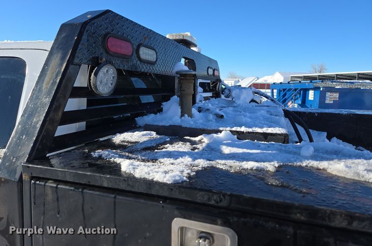 image for item ER5065 2017 Dodge Ram 3500 Crew Cab flatbed pickup truck