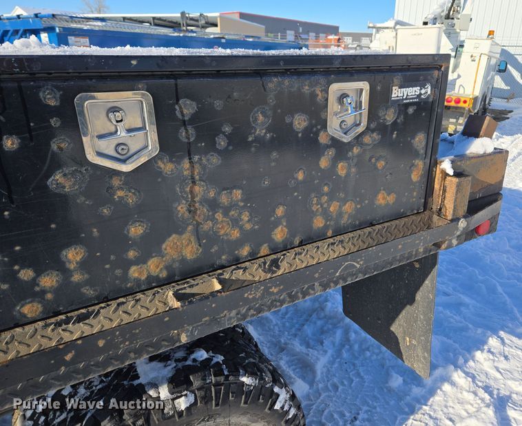 image for item ER5065 2017 Dodge Ram 3500 Crew Cab flatbed pickup truck