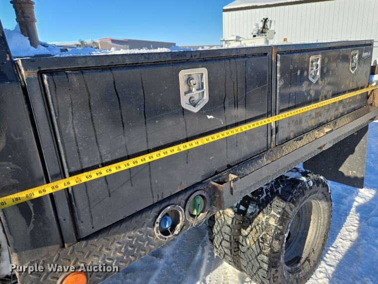 image for item ER5065 2017 Dodge Ram 3500 Crew Cab flatbed pickup truck