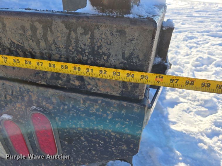 image for item ER5065 2017 Dodge Ram 3500 Crew Cab flatbed pickup truck