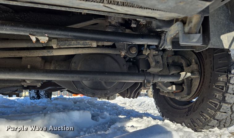 image for item ER5065 2017 Dodge Ram 3500 Crew Cab flatbed pickup truck