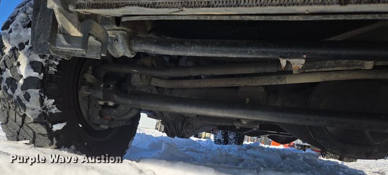 image for item ER5065 2017 Dodge Ram 3500 Crew Cab flatbed pickup truck