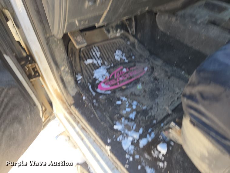 image for item ER5065 2017 Dodge Ram 3500 Crew Cab flatbed pickup truck