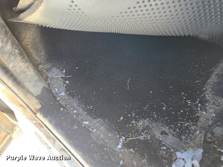 image for item ER5065 2017 Dodge Ram 3500 Crew Cab flatbed pickup truck