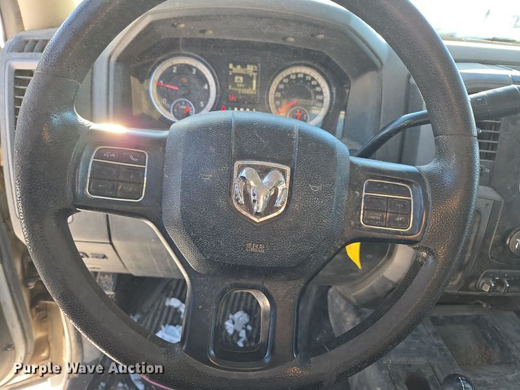 image for item ER5065 2017 Dodge Ram 3500 Crew Cab flatbed pickup truck