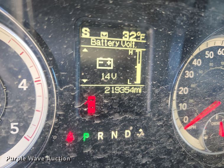 image for item ER5065 2017 Dodge Ram 3500 Crew Cab flatbed pickup truck