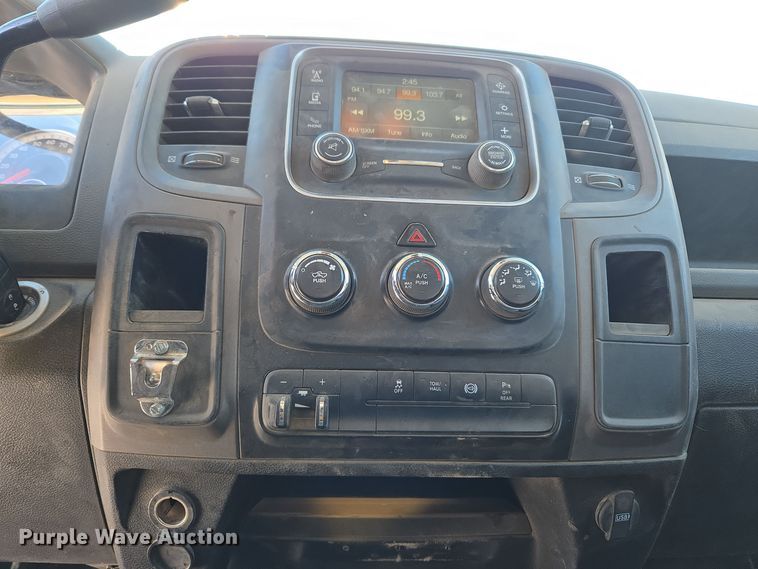 image for item ER5065 2017 Dodge Ram 3500 Crew Cab flatbed pickup truck