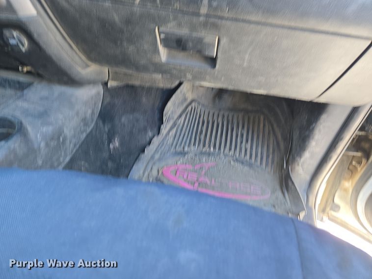 image for item ER5065 2017 Dodge Ram 3500 Crew Cab flatbed pickup truck