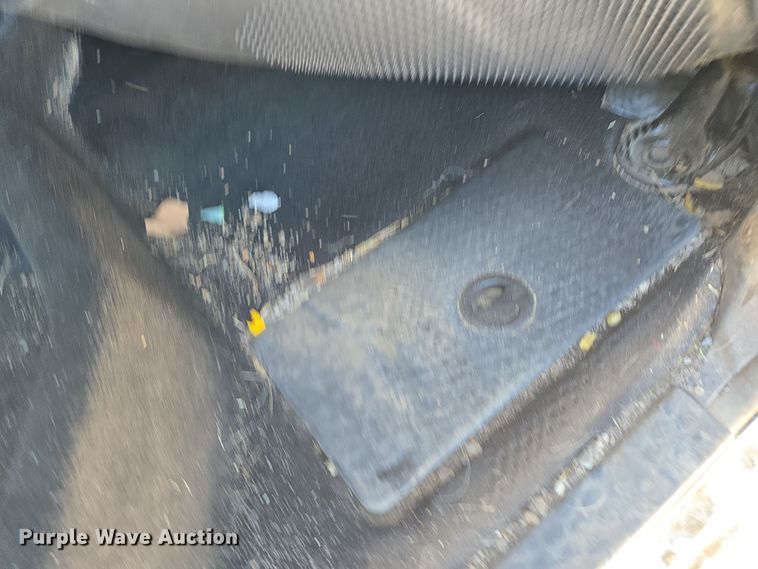 image for item ER5065 2017 Dodge Ram 3500 Crew Cab flatbed pickup truck