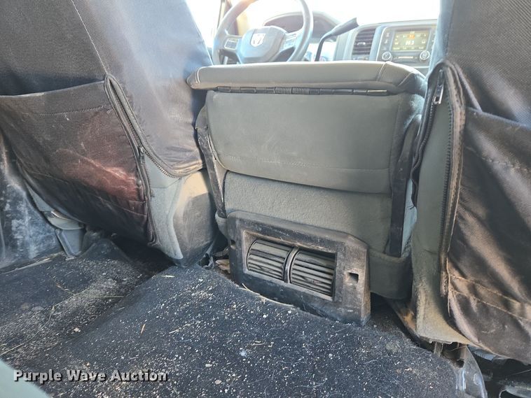 image for item ER5065 2017 Dodge Ram 3500 Crew Cab flatbed pickup truck